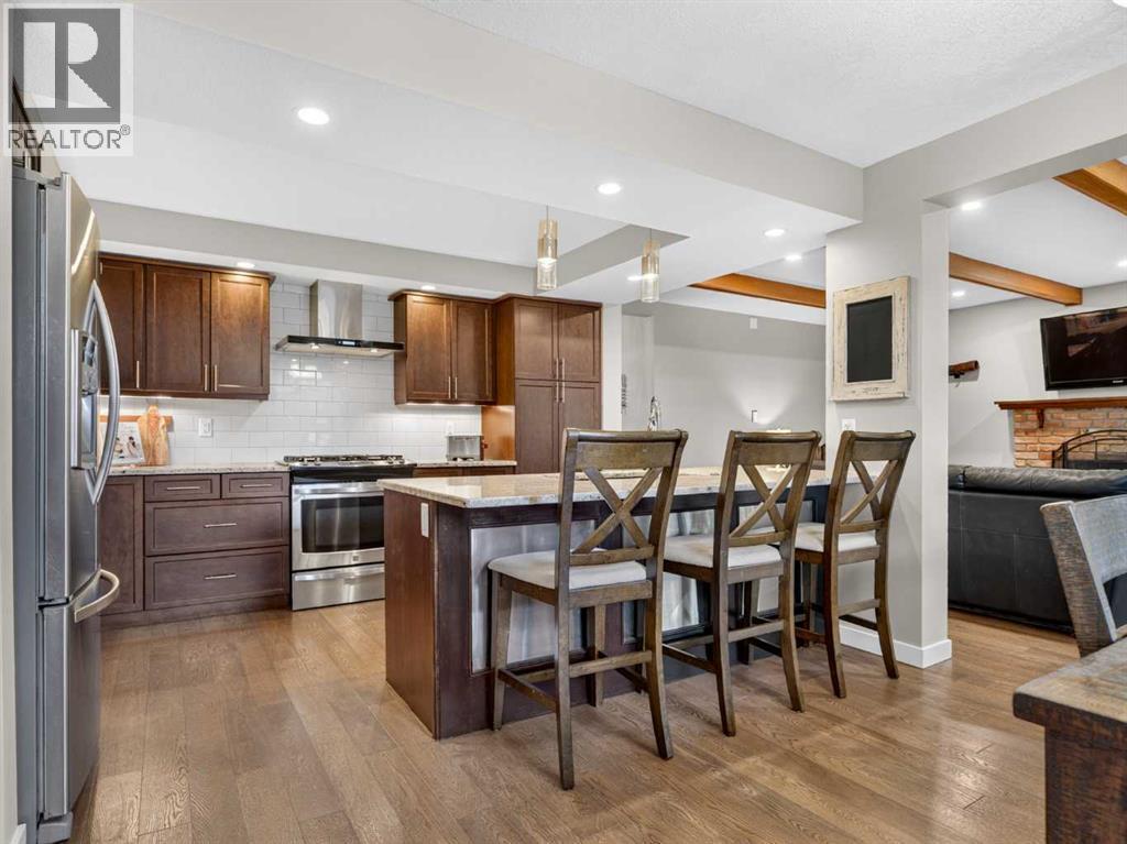 30 Wimbledon Drive Sw, Calgary, AB