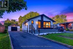 46 BOBOLINK ROAD  Hamilton, ON L9A 2P4