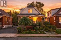 51 BARONS Avenue N  Hamilton, ON L8H 5A3