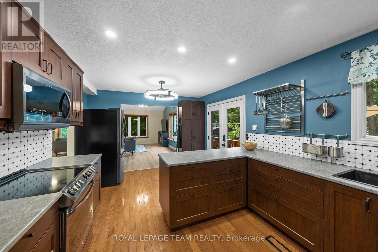 6388 Third Line Road, Ottawa, ON