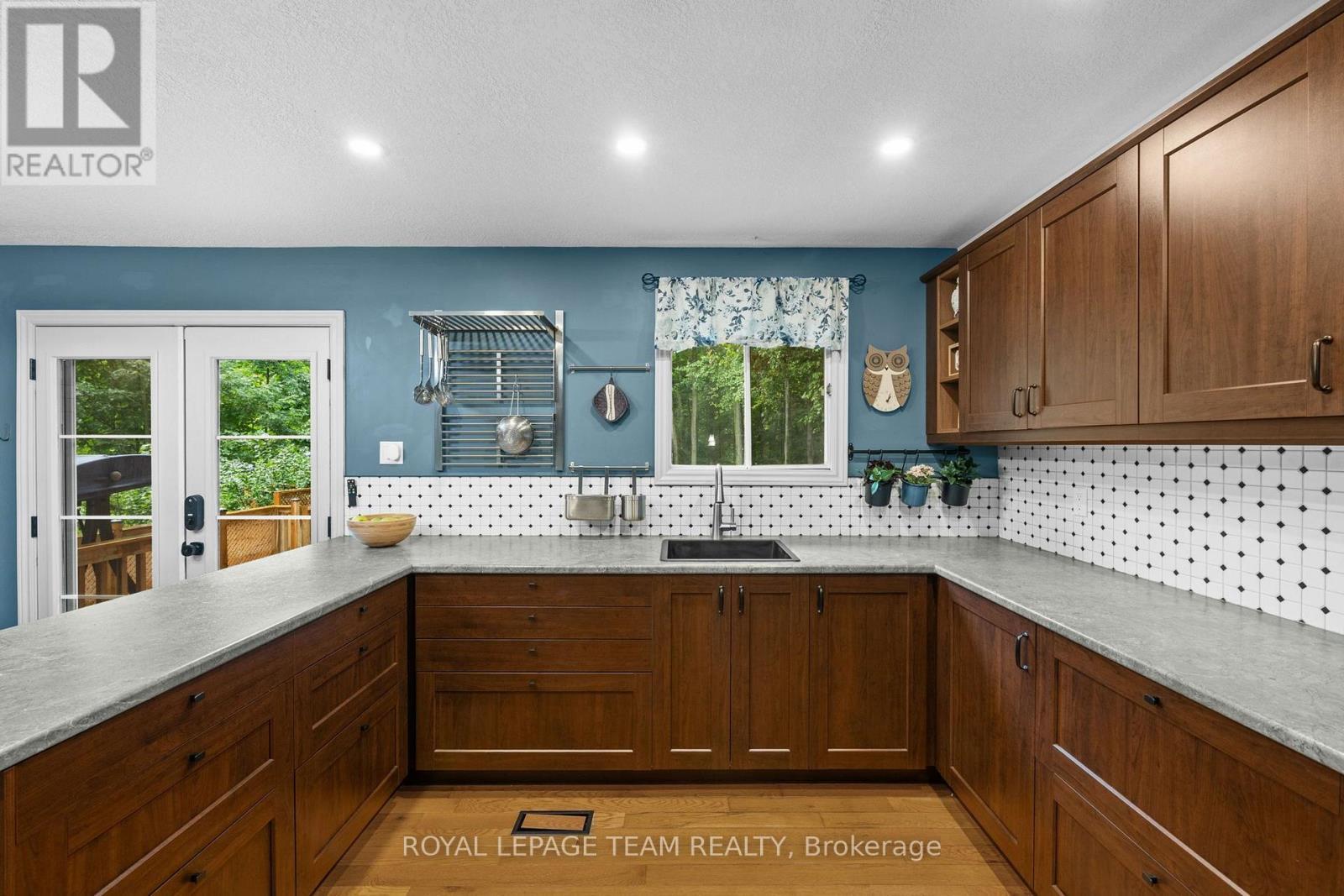 6388 Third Line Road, Ottawa, ON