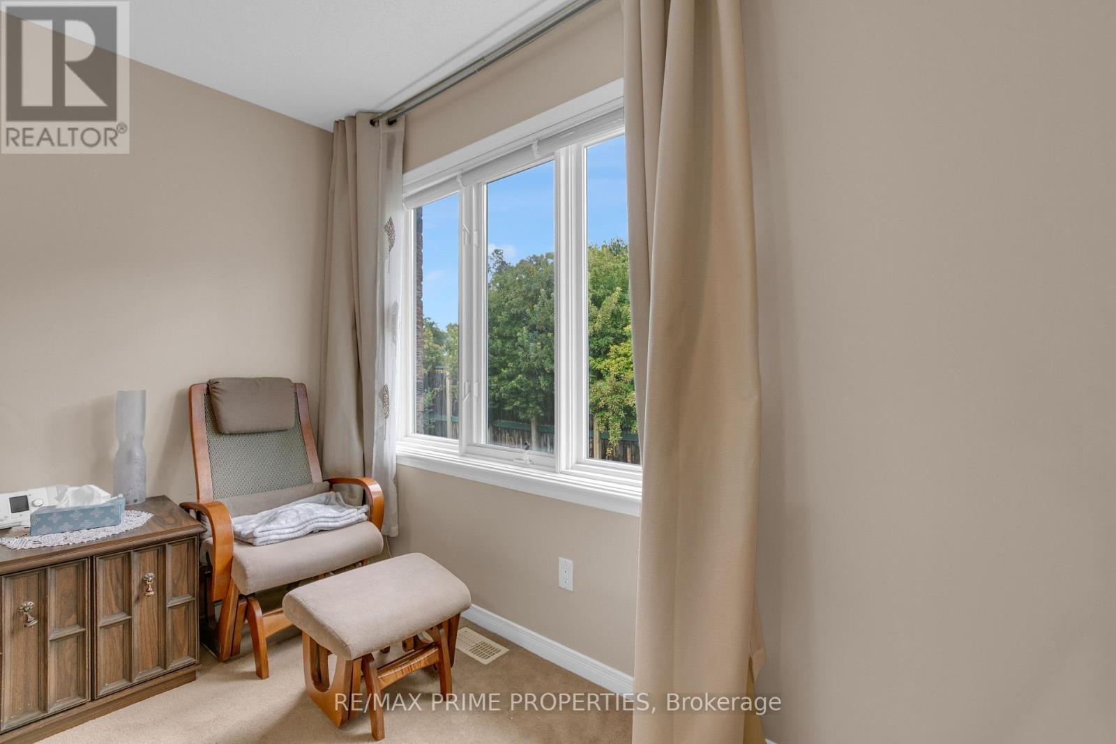 33 Inverkip Avenue, Ottawa, ON