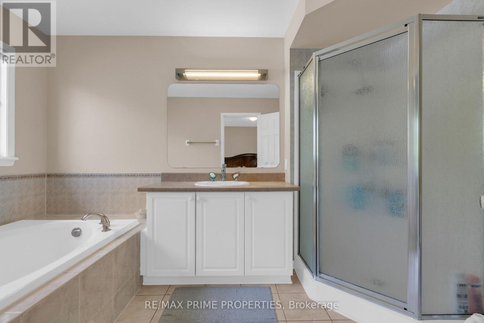 33 Inverkip Avenue, Ottawa, ON
