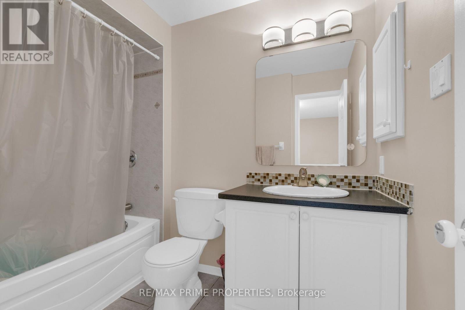 33 Inverkip Avenue, Ottawa, ON