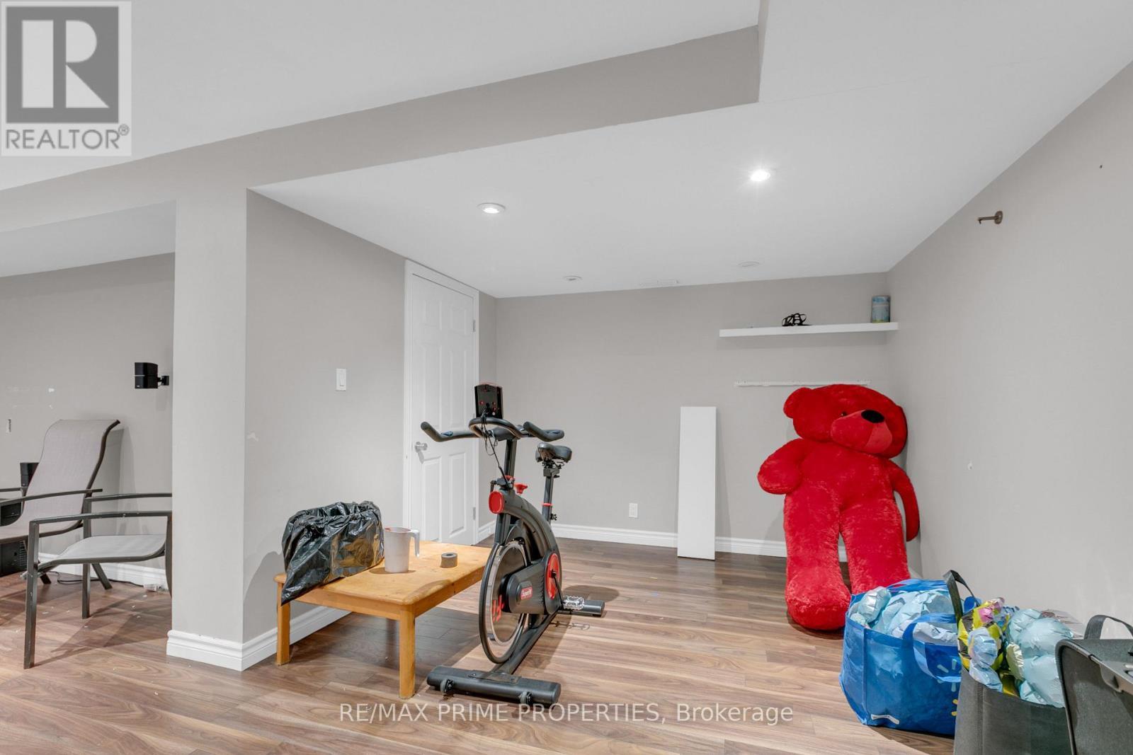 33 Inverkip Avenue, Ottawa, ON