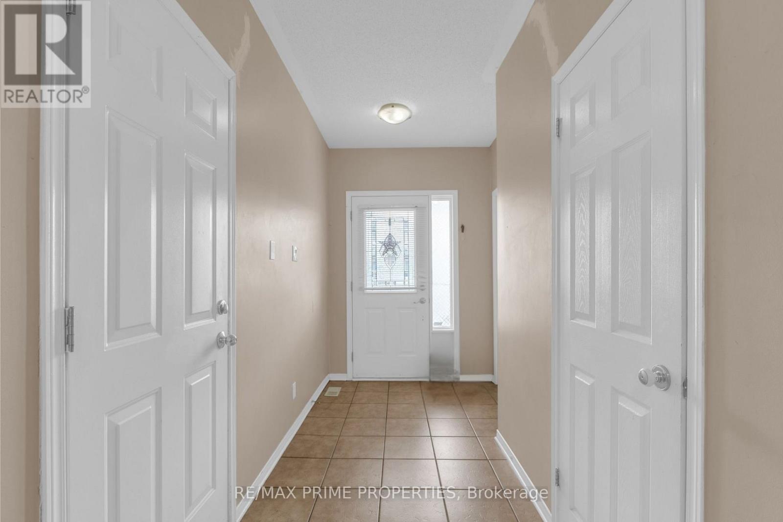 33 Inverkip Avenue, Ottawa, ON