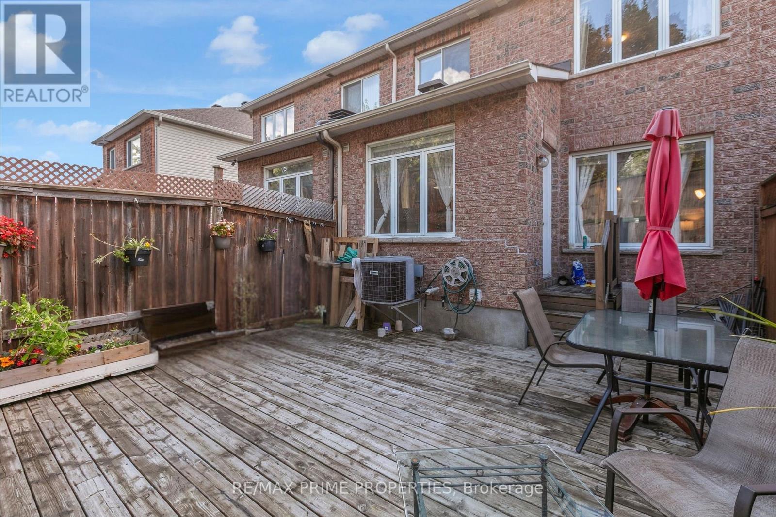 33 Inverkip Avenue, Ottawa, ON