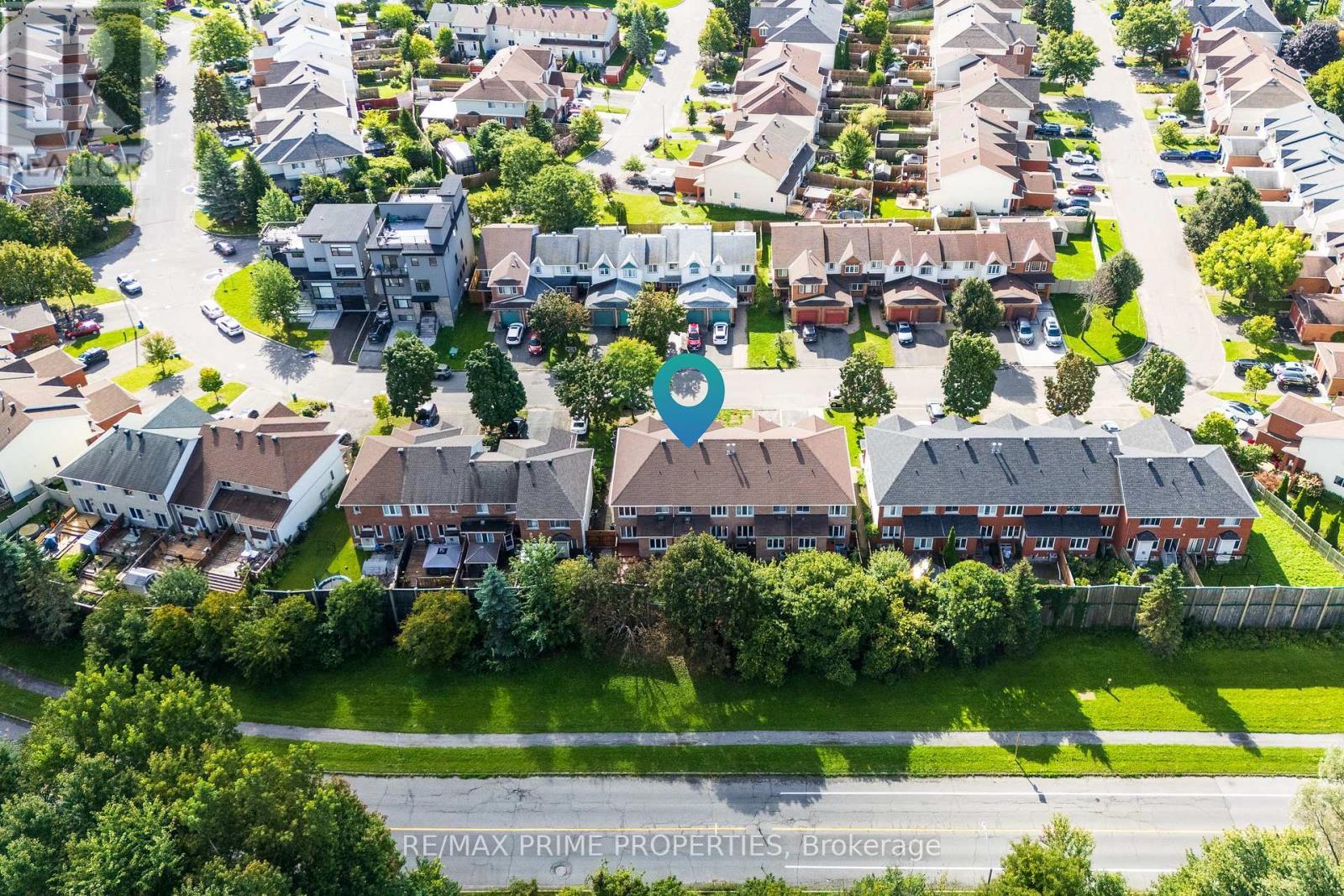 33 Inverkip Avenue, Ottawa, ON