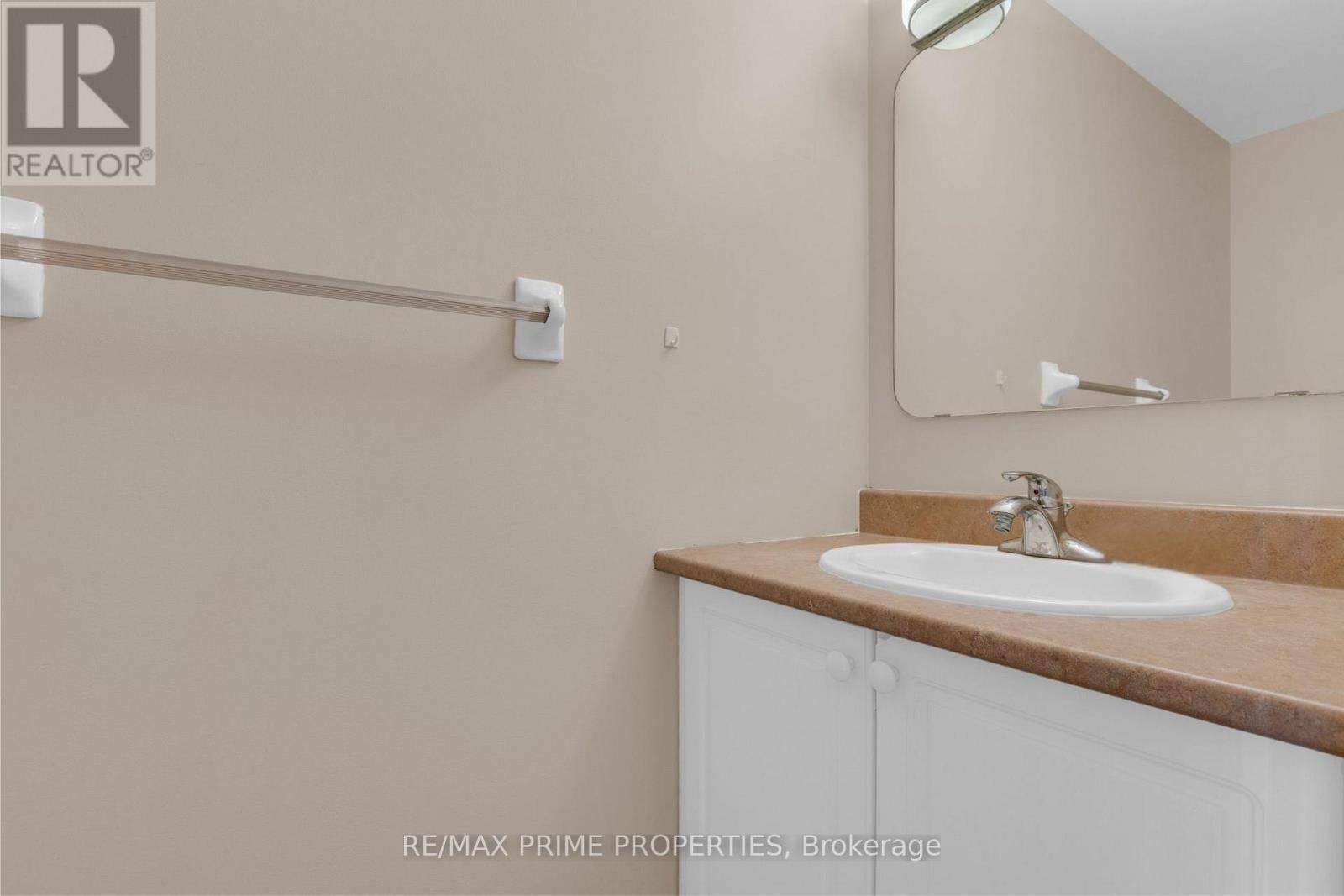 33 Inverkip Avenue, Ottawa, ON