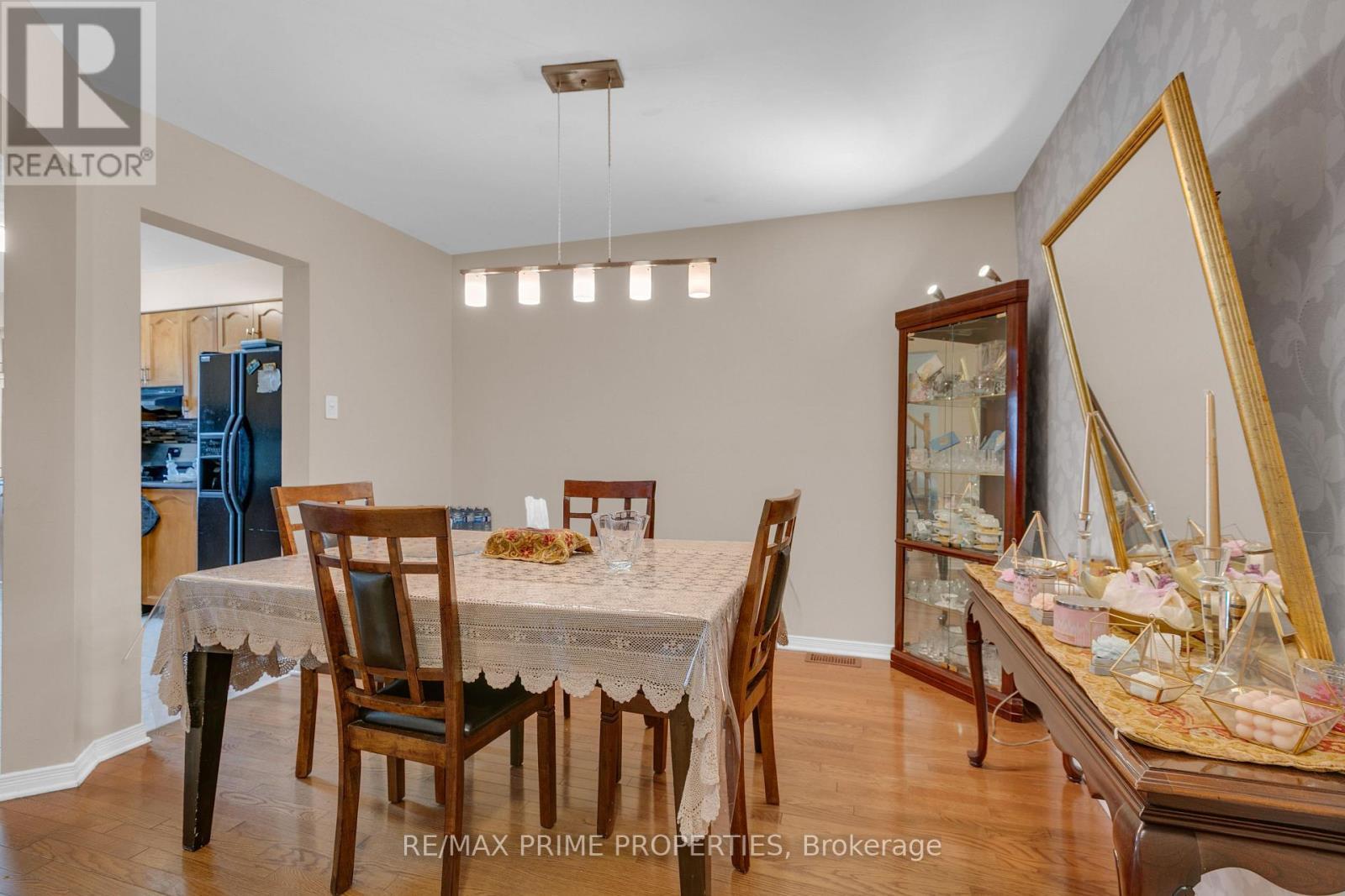 33 Inverkip Avenue, Ottawa, ON