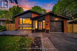 2066 REBECCA STREET Oakville, ON L6L 2A2