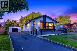 46 BOBOLINK Road  Hamilton, ON L9A 2P4