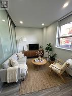 906 - 15 WALMER ROAD Toronto, ON M5R 2X1