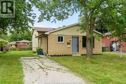 292 KELLY ST Essex, ON N8M 1V3