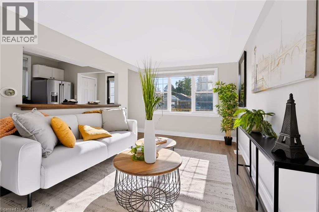 256 East 25Th Street, Hamilton, ON