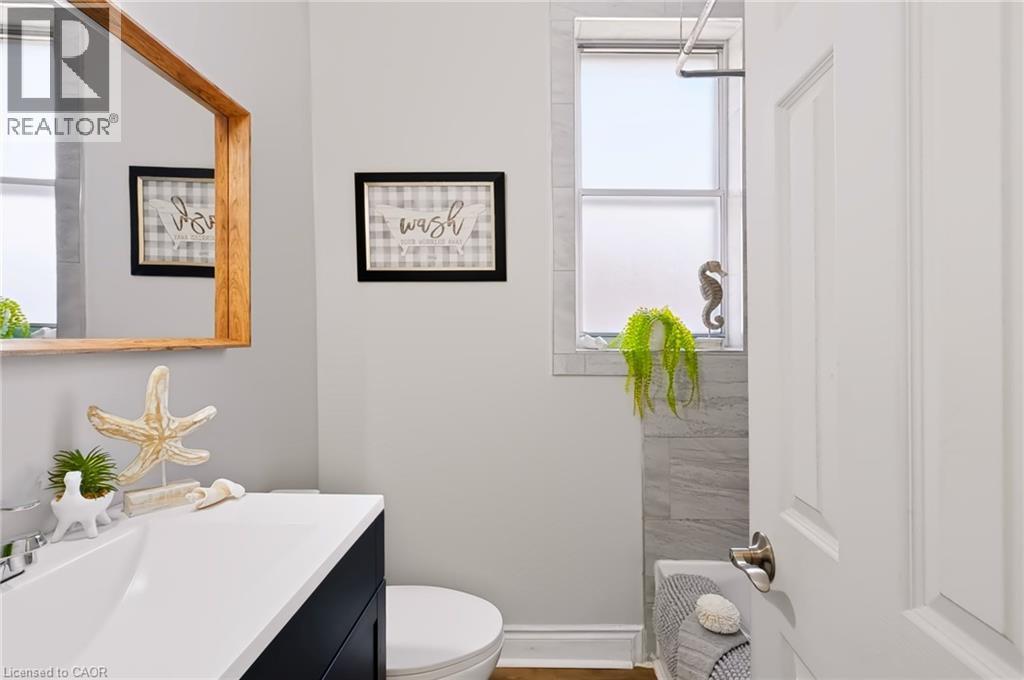 256 East 25Th Street, Hamilton, ON