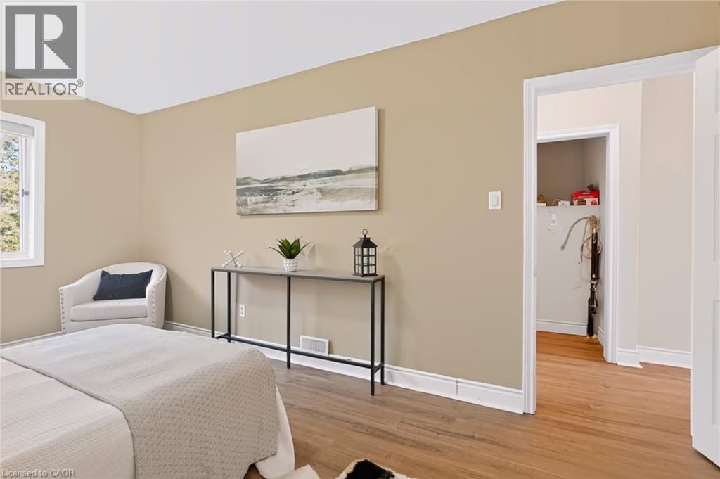 256 East 25Th Street, Hamilton, ON