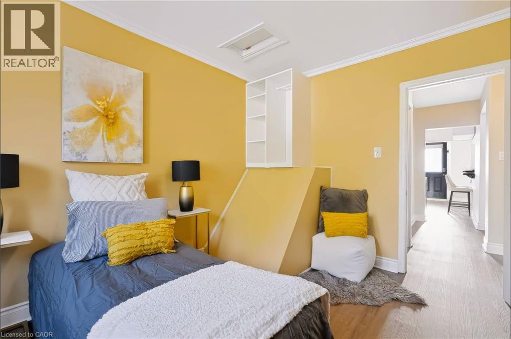 256 East 25Th Street, Hamilton, ON