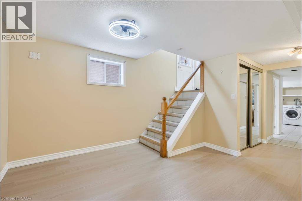 256 East 25Th Street, Hamilton, ON