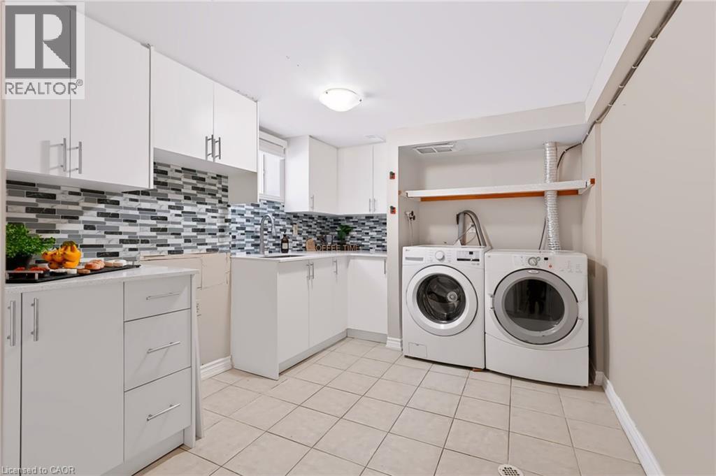 256 East 25Th Street, Hamilton, ON