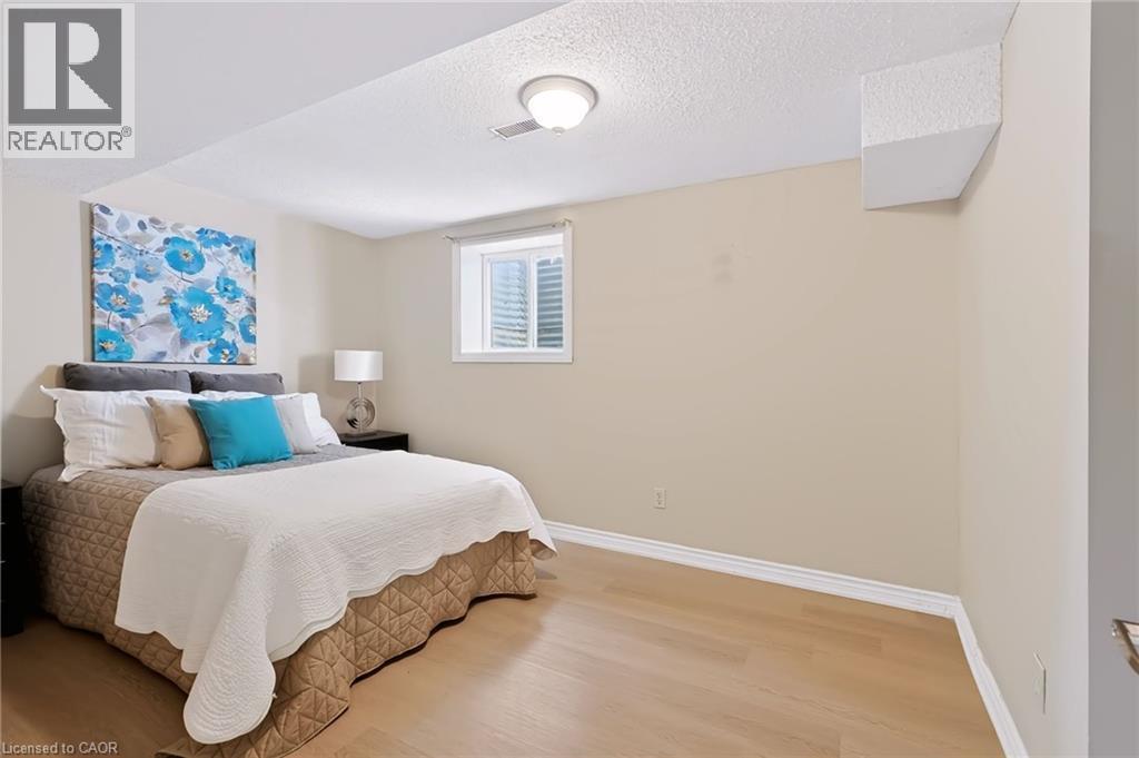 256 East 25Th Street, Hamilton, ON