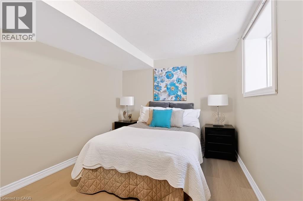 256 East 25Th Street, Hamilton, ON