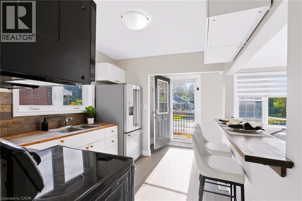 256 East 25Th Street, Hamilton, ON