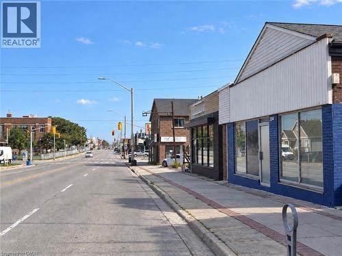 104 Parkdale Avenue N, Hamilton, ON 
