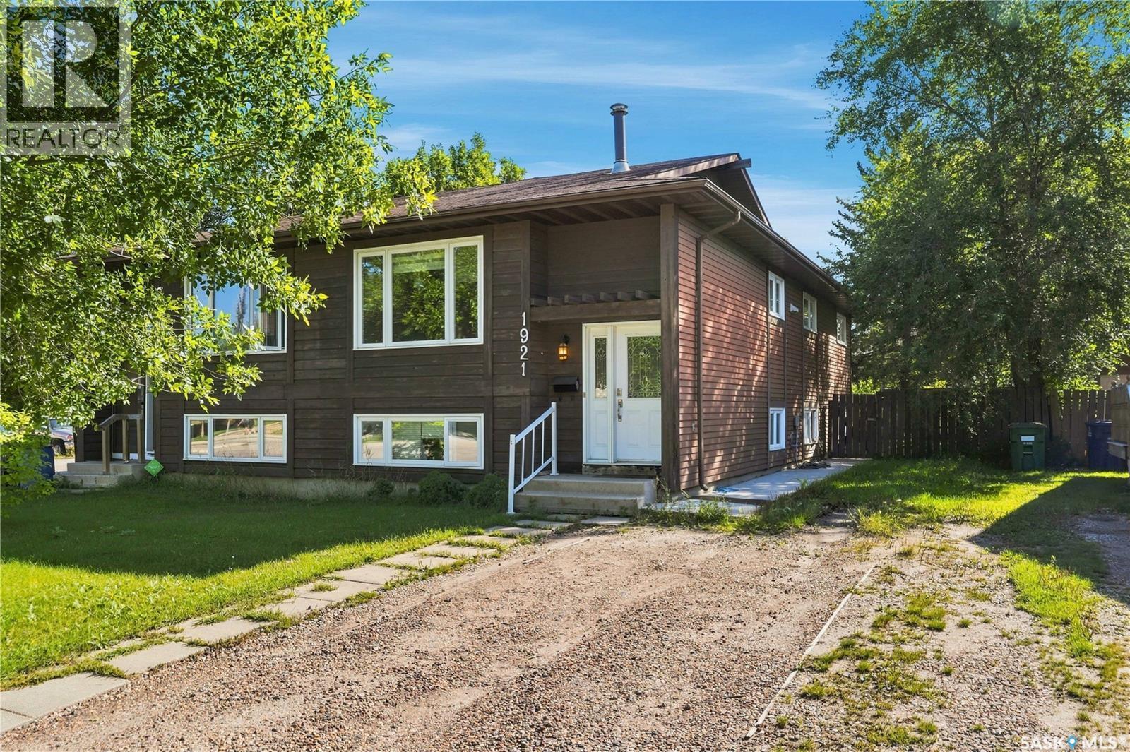 1921 Mckercher Drive, Saskatoon, SK