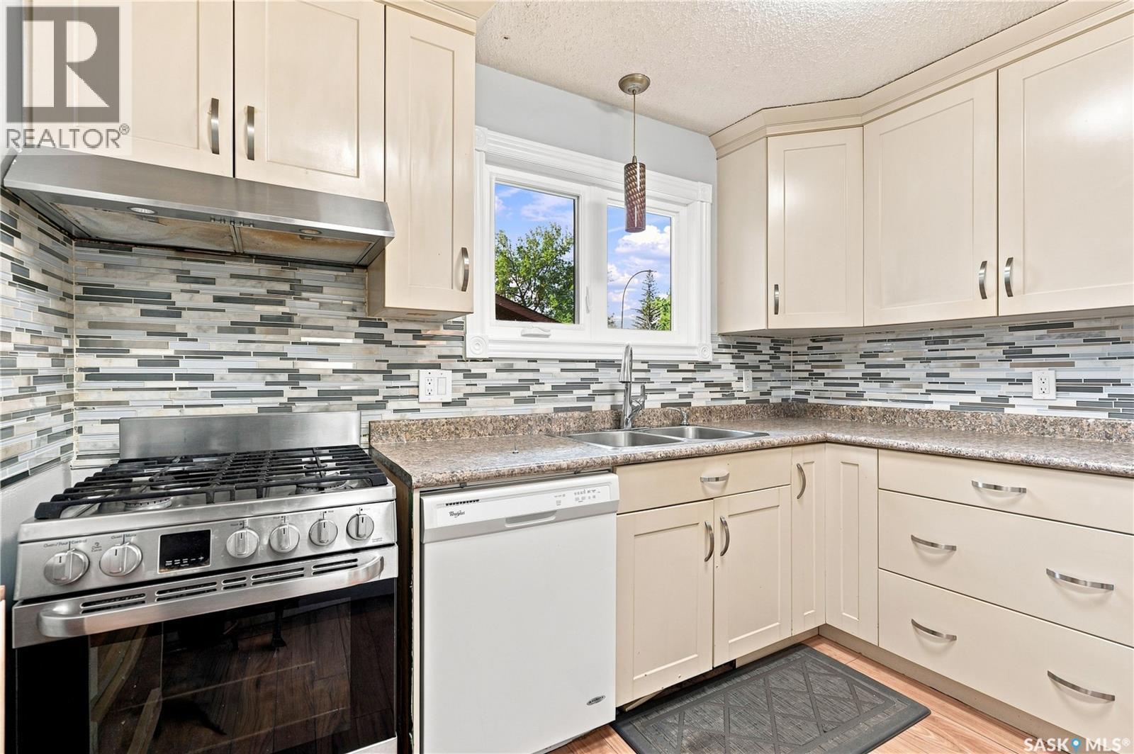 1921 Mckercher Drive, Saskatoon, SK