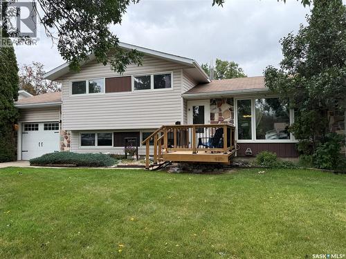 1709 Eaglesham AVENUE  Weyburn, SK S4H 2W8
