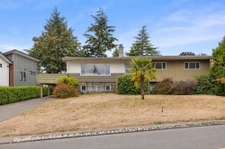 1867 Grandview Dr Saanich, BC V8N 2T8