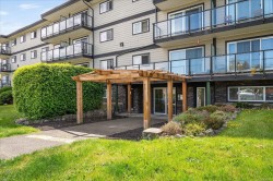 #112-218 Bayview Ave Ladysmith, BC V9G 1S9