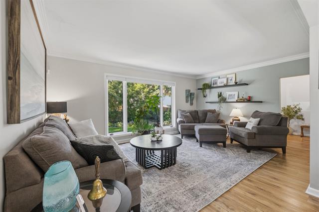 606 Charleswood Rd, Winnipeg, MB
