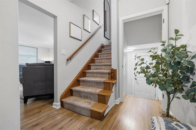606 Charleswood Rd, Winnipeg, MB