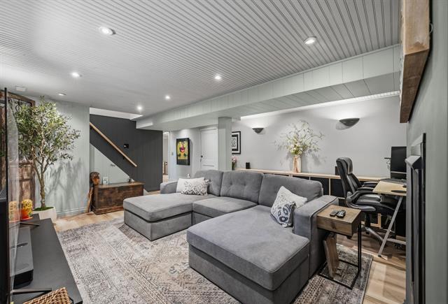 606 Charleswood Rd, Winnipeg, MB