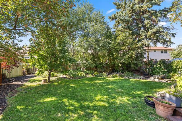 606 Charleswood Rd, Winnipeg, MB