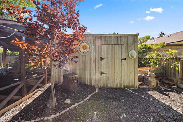 606 Charleswood Rd, Winnipeg, MB