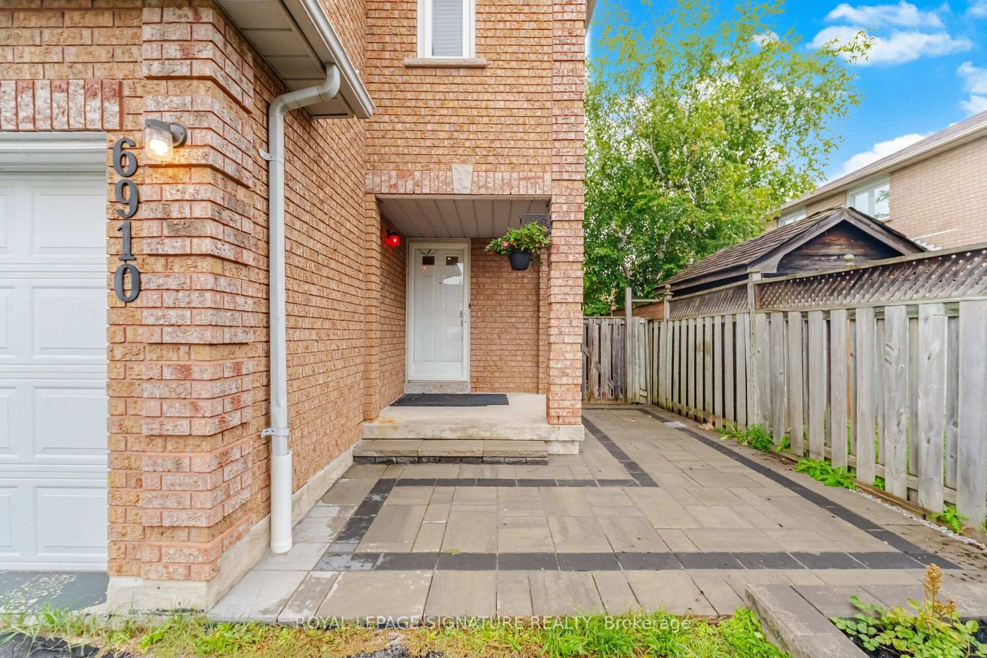 6910 Bansbridge Crescent, Mississauga, ON