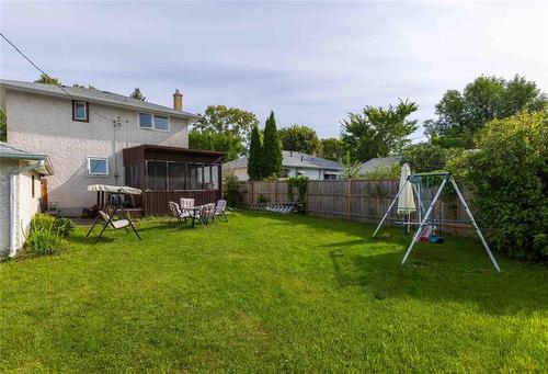 524 Kimberly Ave, Winnipeg, MB 