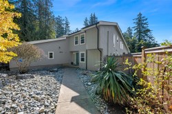 10915 Cedar Lane North Saanich, BC V8L 5R1