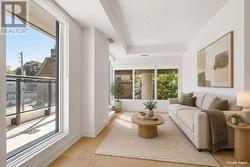 207 - 322 DUPONT STREET Toronto, ON M5R 0E3