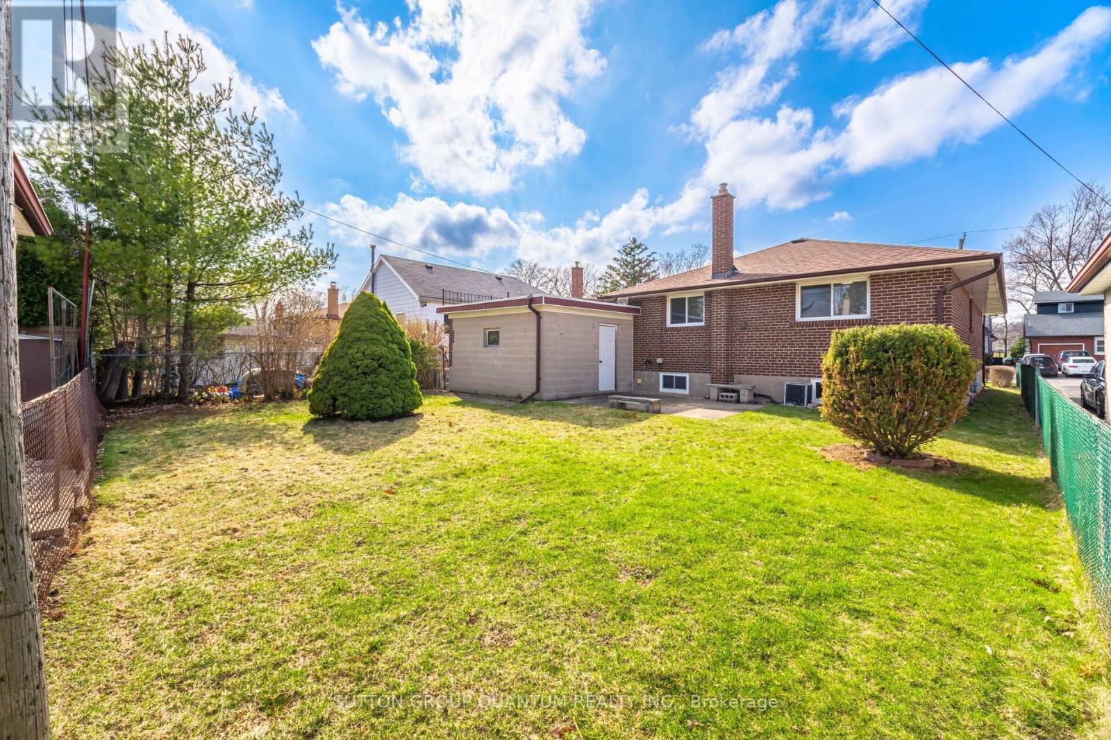 Backyard with lots of space - 126 Angelene Street, Mississauga, ON