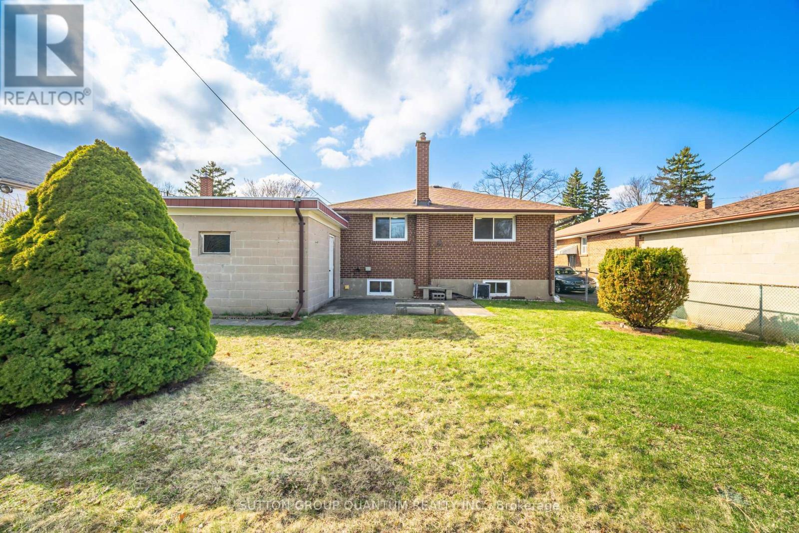 Large backyard - 126 Angelene Street, Mississauga, ON