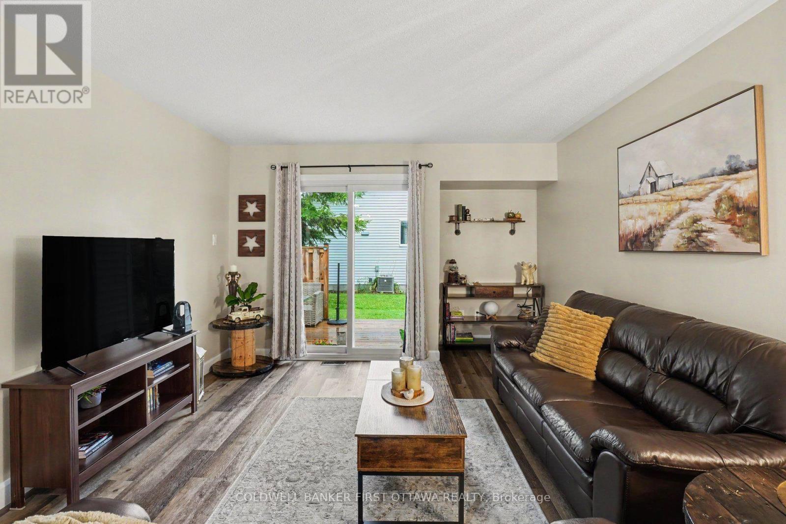 6 Bathurst Road, Perth, ON