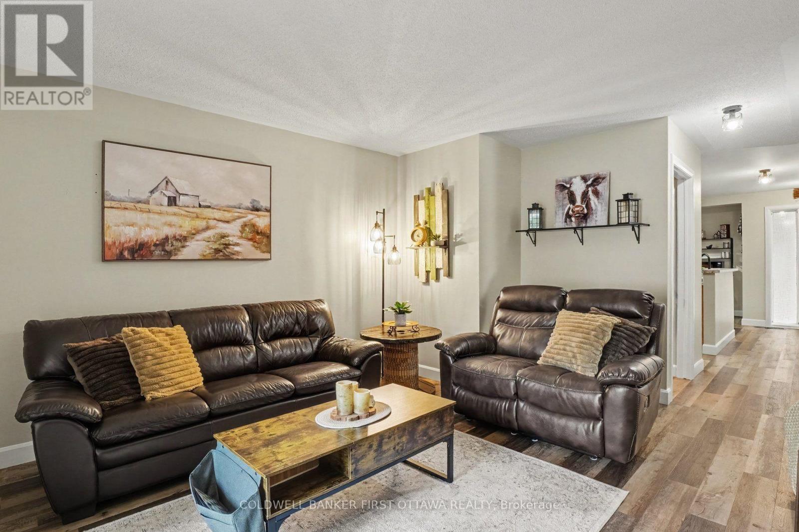 6 Bathurst Road, Perth, ON