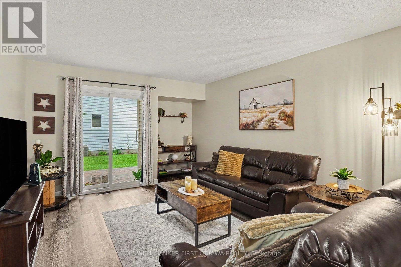 6 Bathurst Road, Perth, ON