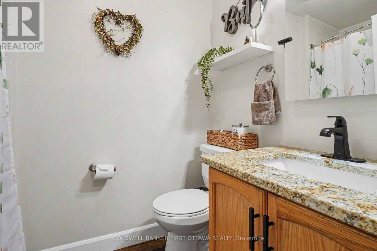 6 Bathurst Road, Perth, ON