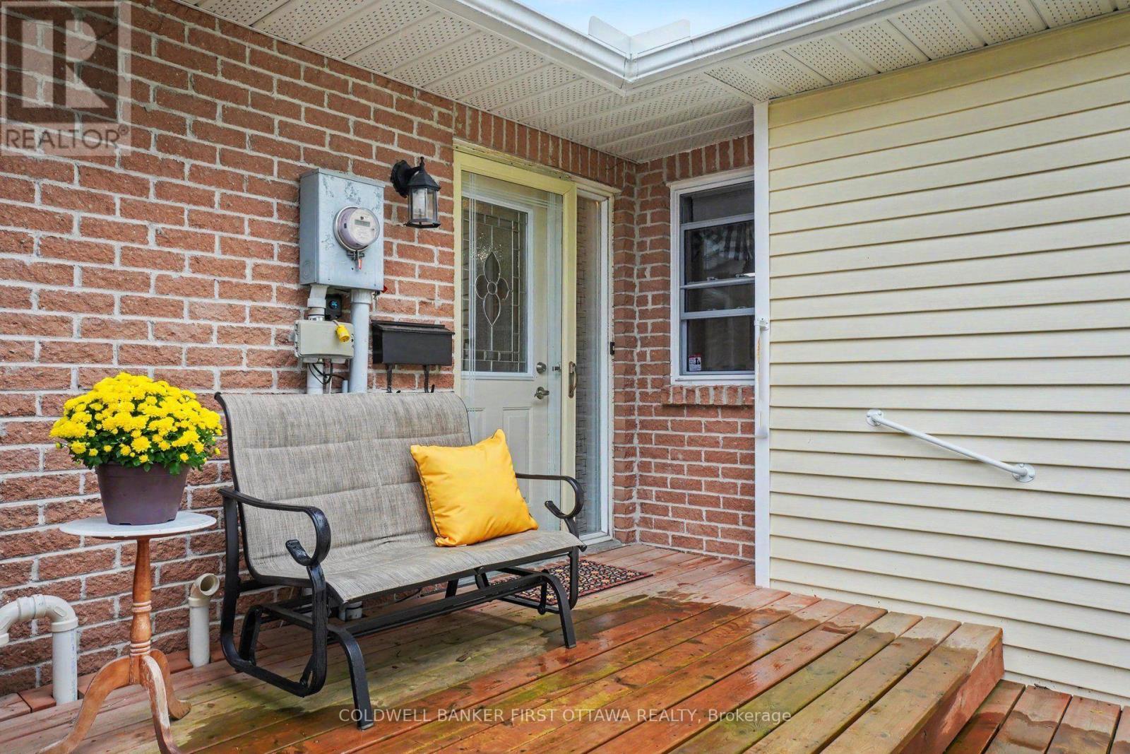 6 Bathurst Road, Perth, ON