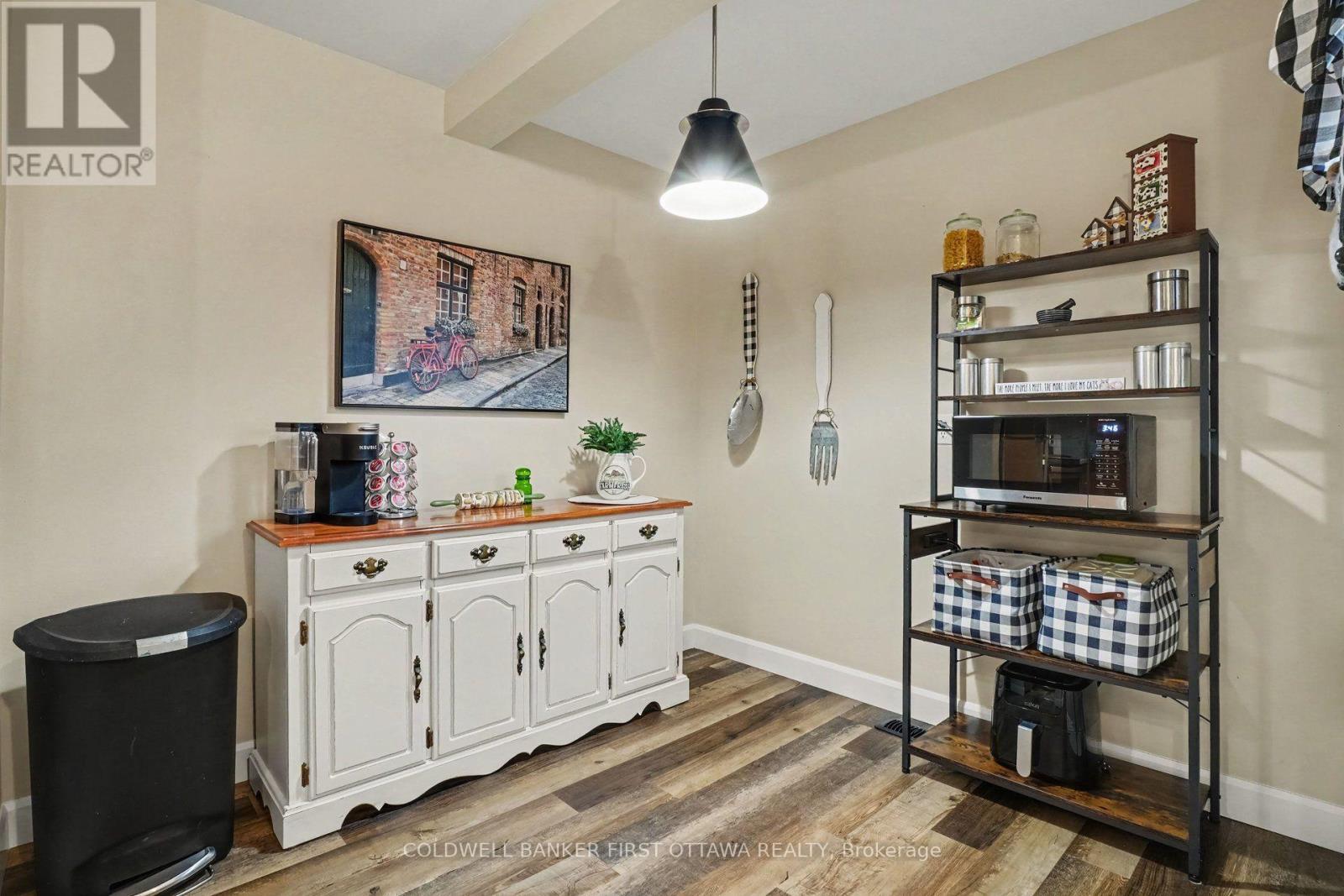 6 Bathurst Road, Perth, ON